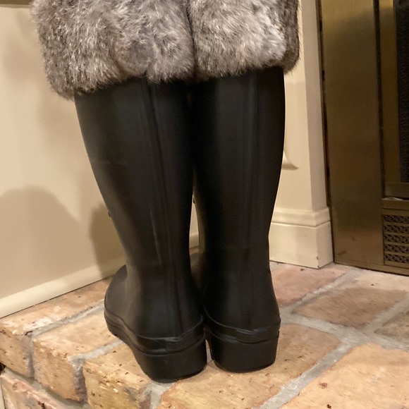 Tatoosh Size 37 Rubber Boots with Gray Rabbit Fur - Picture 5 of 7